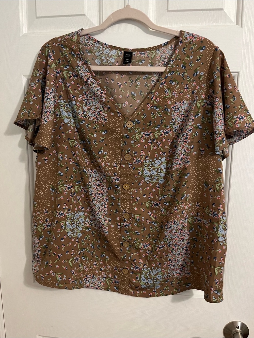 Emery Rose Brown Floral V-Neck Button Front Blouse 1X